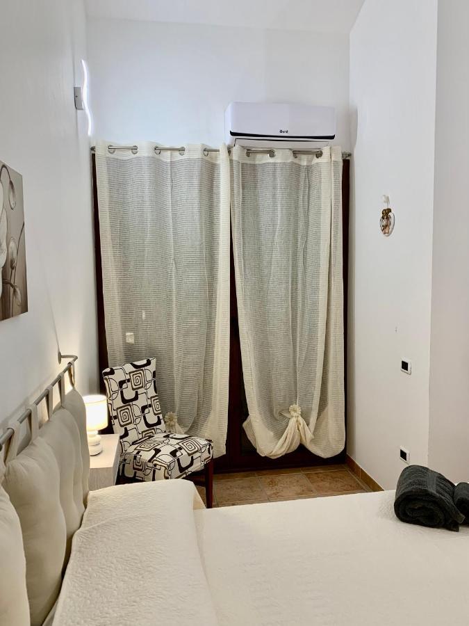 Casa Vacanza V&G Domus De Maria Exteriör bild