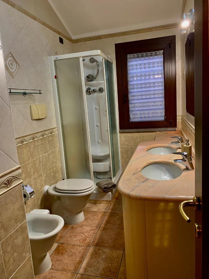 Casa Vacanza V&G Domus De Maria Exteriör bild